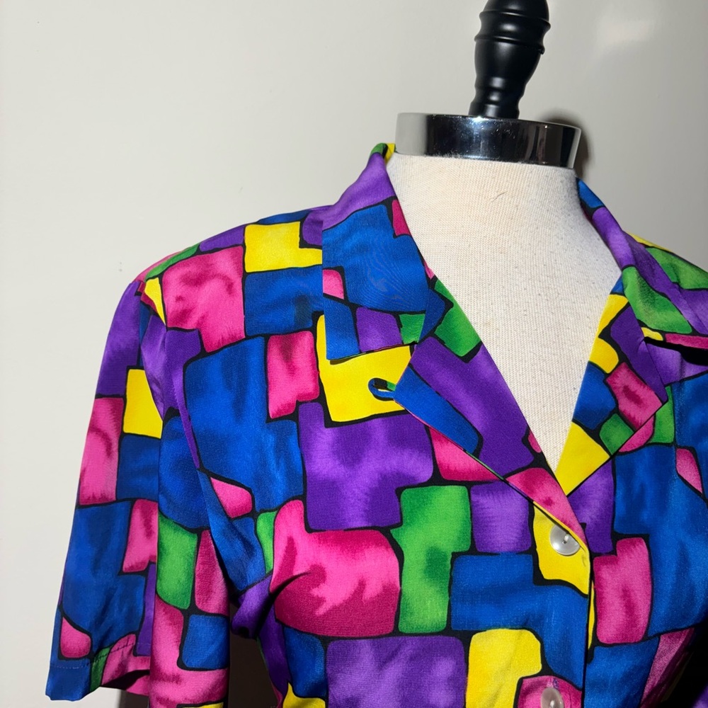 Colorful Geometric Women's Top - Picture 5 of 6